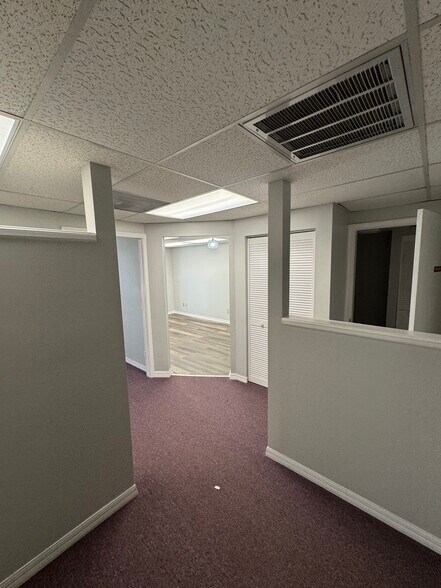 2502 Acorn St, Fort Pierce, FL à louer - Photo du bâtiment - Image 2 de 7