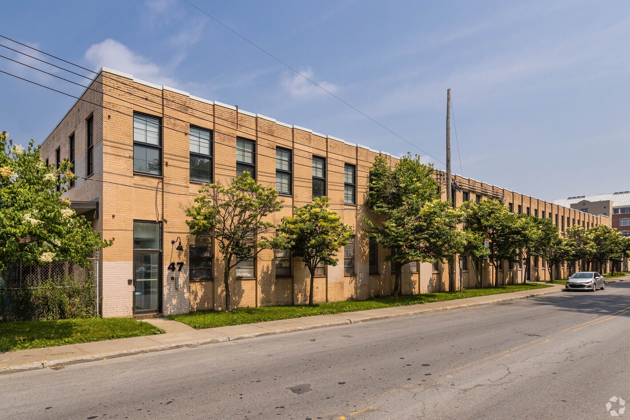 45 Ch Bates, Outremont, QC for lease Primary Photo- Image 1 of 13