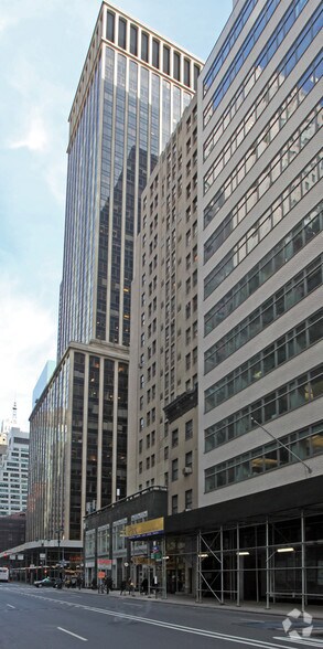 425 Madison Ave, New York, NY à louer - Photo du bâtiment - Image 2 de 7