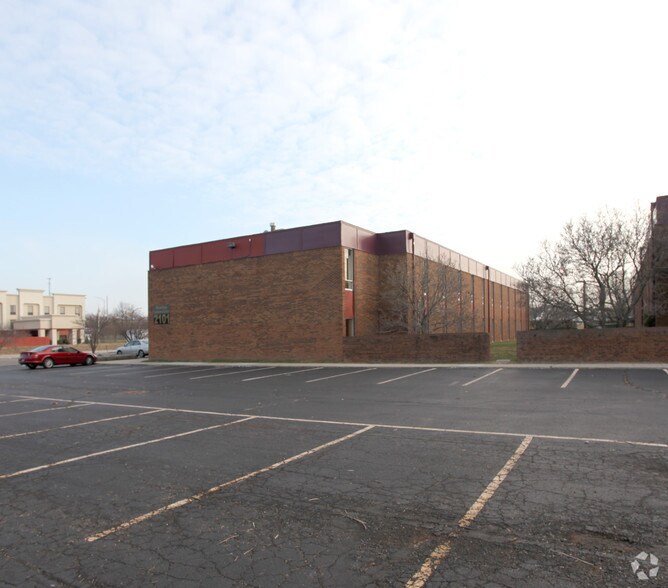 2101 S Hamilton Rd, Columbus, OH à louer - Photo du bâtiment - Image 3 de 12