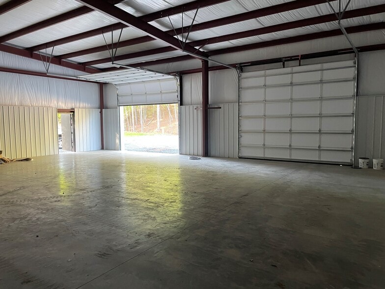 111 Wallace Rd, Wadesboro, NC for lease - Interior Photo - Image 2 of 3