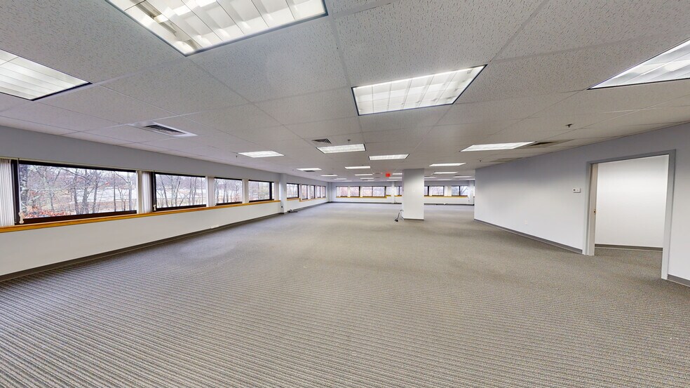 10 Tara Blvd, Nashua, NH à louer - Numérisation 3D de Matterport - Image 2 de 11