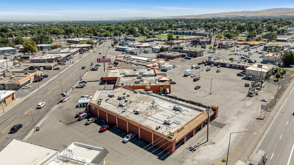 135 Vista Way, Kennewick, WA for sale - Primary Photo - Image 1 of 1