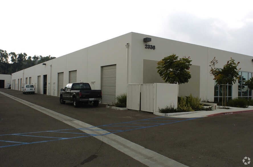 2330 La Mirada Dr, Vista, CA for lease - Building Photo - Image 3 of 8