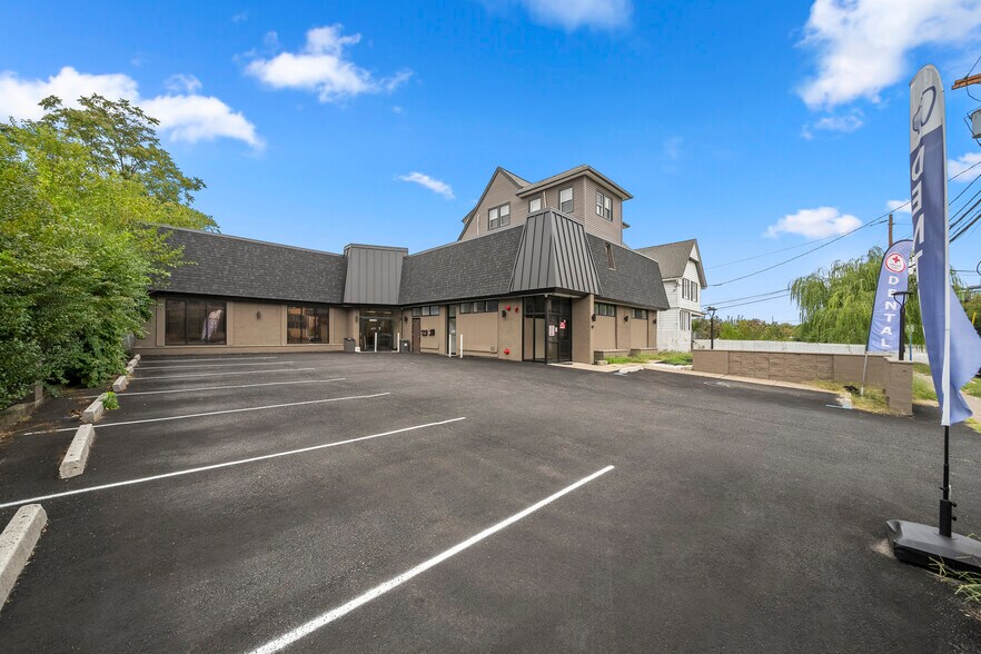 35 Pangborn Pl, Hackensack, NJ à louer - Photo du bâtiment - Image 1 de 25