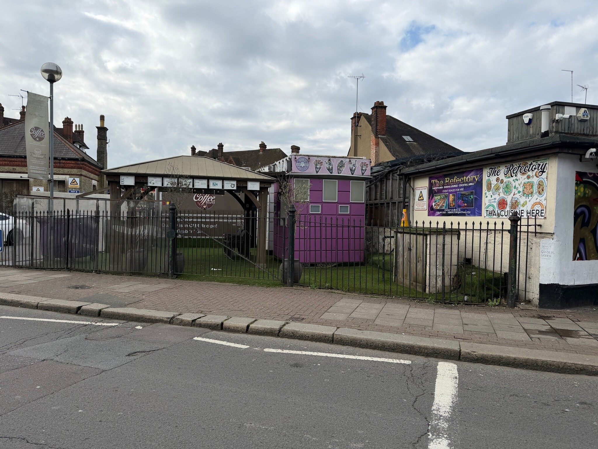 909 Finchley Rd, London for lease Primary Photo- Image 1 of 6