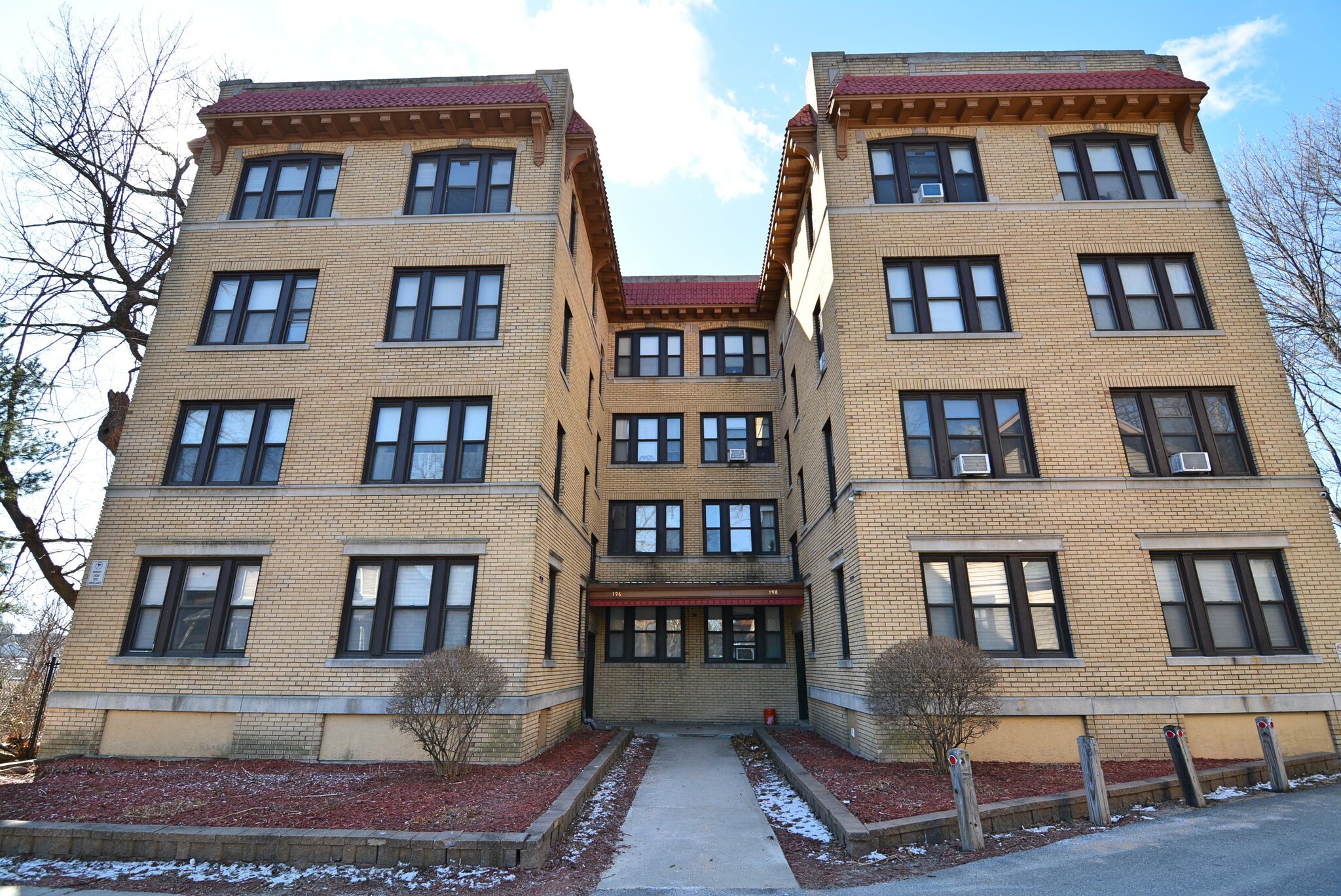 196-198 Bowdoin St, Springfield, MA à vendre Photo du bâtiment- Image 1 de 1