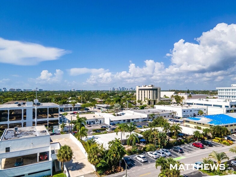 2648 NE 32nd St, Fort Lauderdale, FL for sale - Building Photo - Image 2 of 3