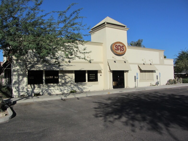 4046 E Thomas Rd, Phoenix, AZ à vendre - Photo du bâtiment - Image 1 de 3