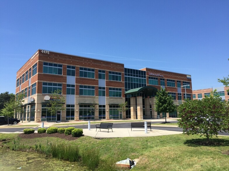 4475 Regency Pl, White Plains, MD for lease - Building Photo - Image 2 of 4