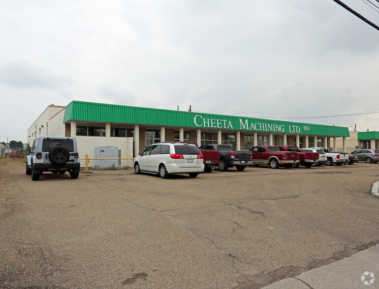 8019-8025 Wagner Rd NW, Edmonton, AB à louer - Photo principale - Image 1 de 3