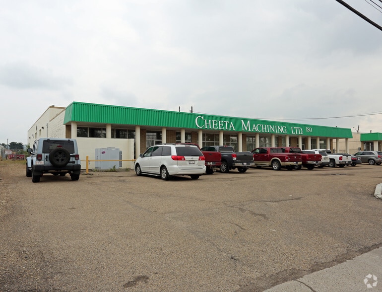 8019-8025 Wagner Rd NW, Edmonton, AB for lease - Primary Photo - Image 1 of 3