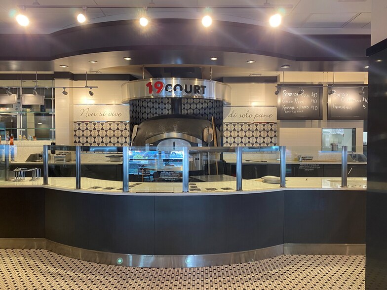 19 Court St, White Plains, NY à louer - Photo intérieure - Image 2 de 6