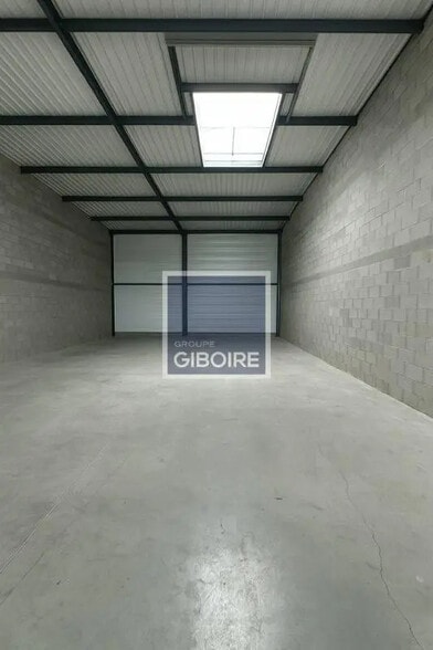 Industrial in Cesson-Sévigné for lease - Interior Photo - Image 2 of 6