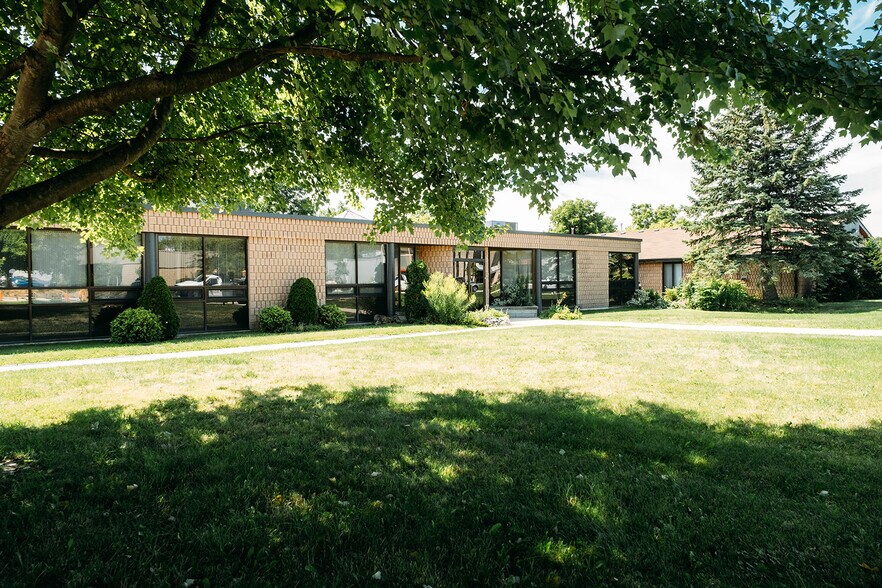 1540 N Routledge Park, London, ON à louer - Photo du bâtiment - Image 3 de 13