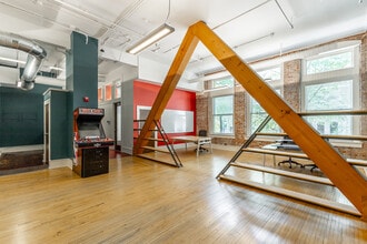 800 Market St, Chattanooga, TN for lease Interior Photo- Image 2 of 17