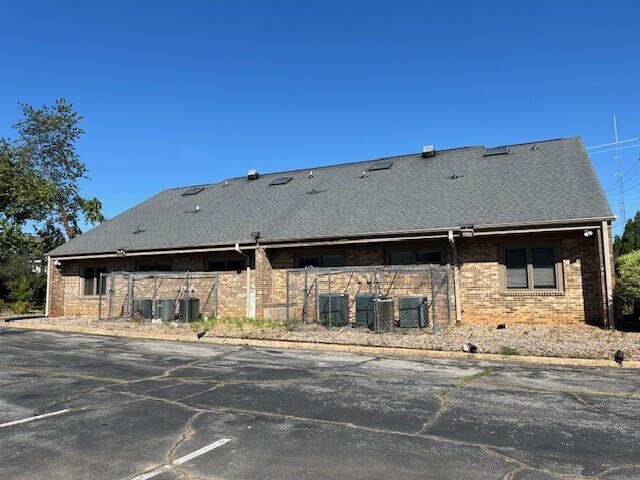 4200 E North St, Greenville, SC à louer - Photo du bâtiment - Image 2 de 8