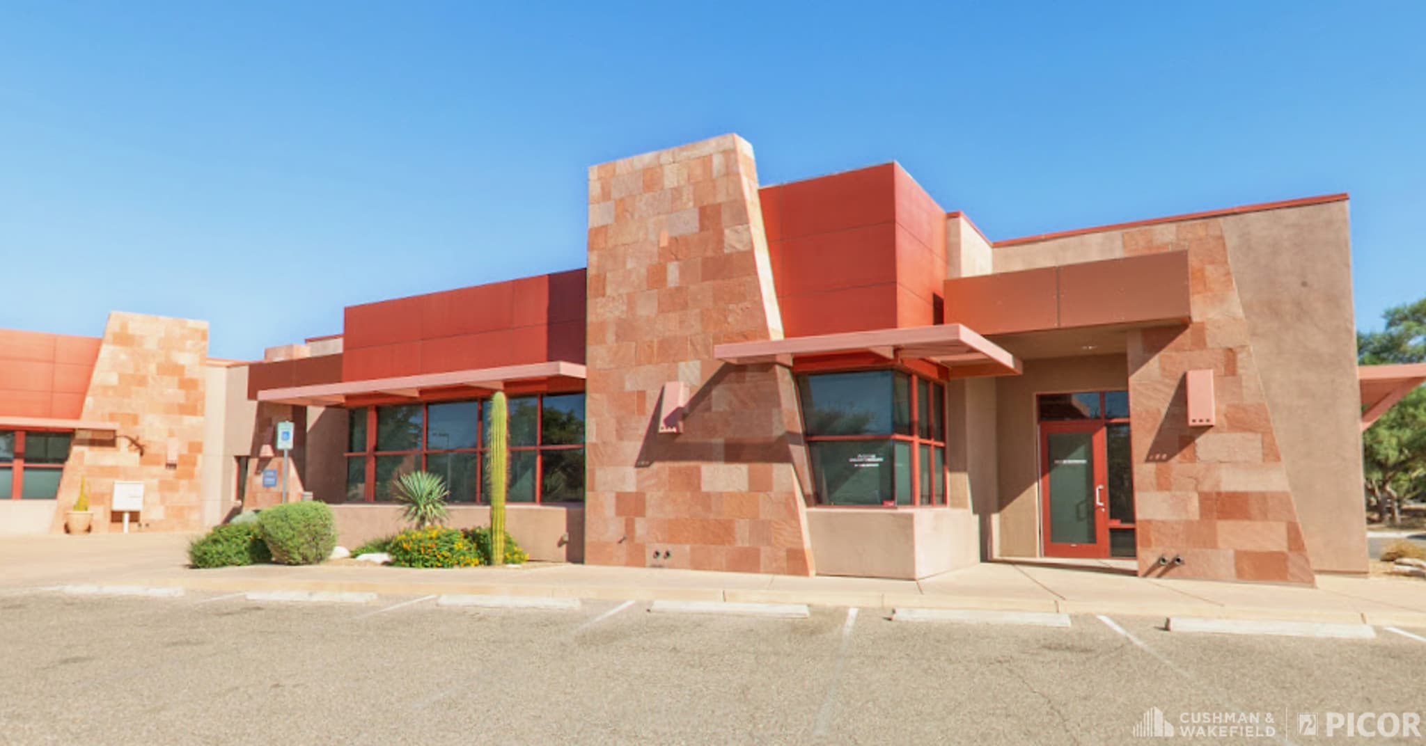 5670 N Professional Park Dr, Tucson, AZ for lease Primary Photo- Image 1 of 9