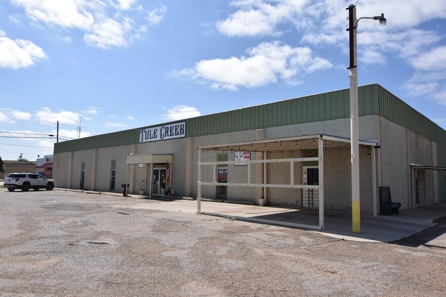 215 SW 2nd St, Tulia, TX for sale - Primary Photo - Image 1 of 1