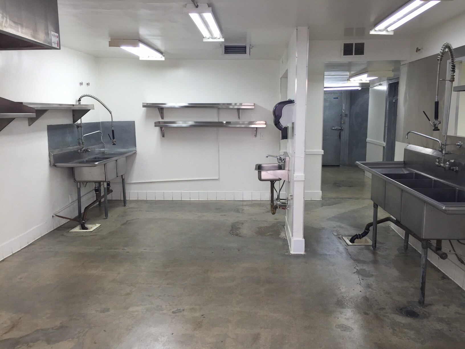 7535-7539 Laurel Canyon Blvd, North Hollywood, CA à louer Photo intérieure- Image 1 de 15