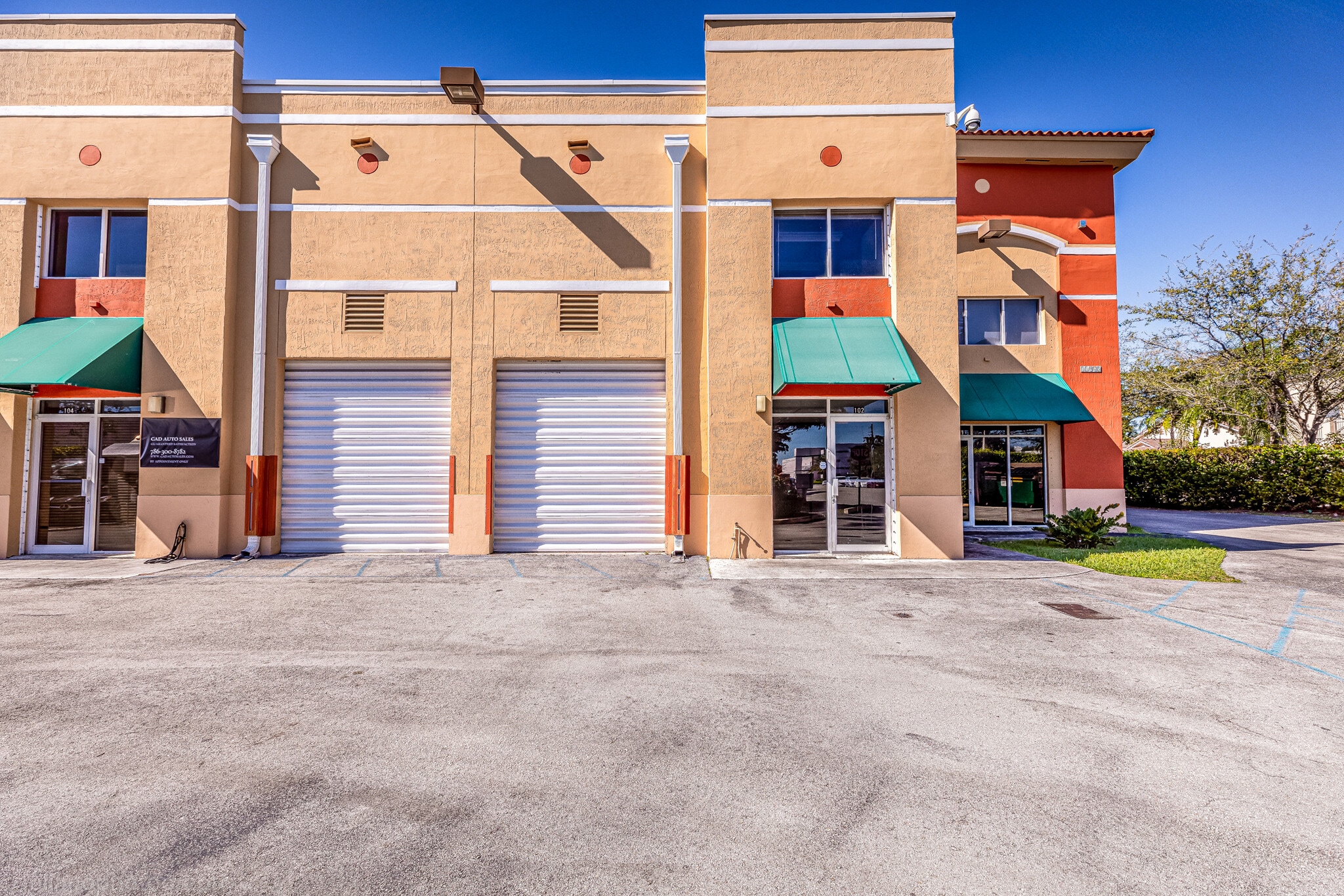 11965 SW 142nd Ter, Miami, FL for lease Primary Photo- Image 1 of 11