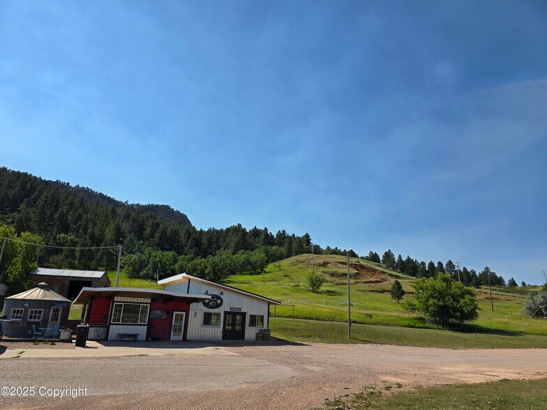 330 W US-14 Hwy, Sundance, WY à vendre - Photo du bâtiment - Image 2 de 31