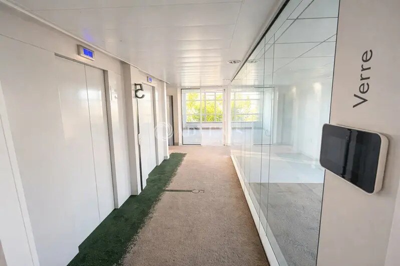 Office in Issy-les-Moulineaux for lease - Interior Photo - Image 3 of 5