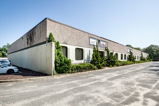 Plus de détails pour 1371 Church St, Bohemia, NY - Industriel à louer