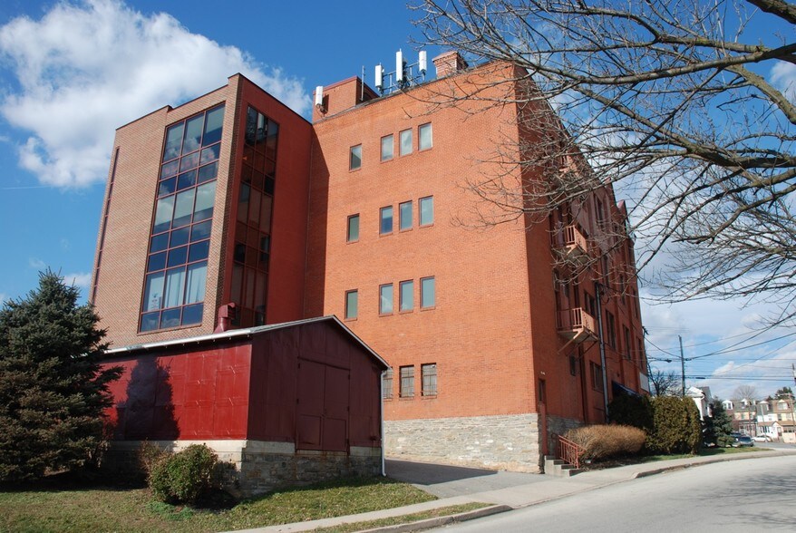 441 E Hector St, Conshohocken, PA à louer - Photo du bâtiment - Image 3 de 14