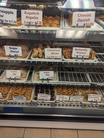 858 Eighth Ave, New York, NY à louer - Photo du bâtiment - Image 3 de 5