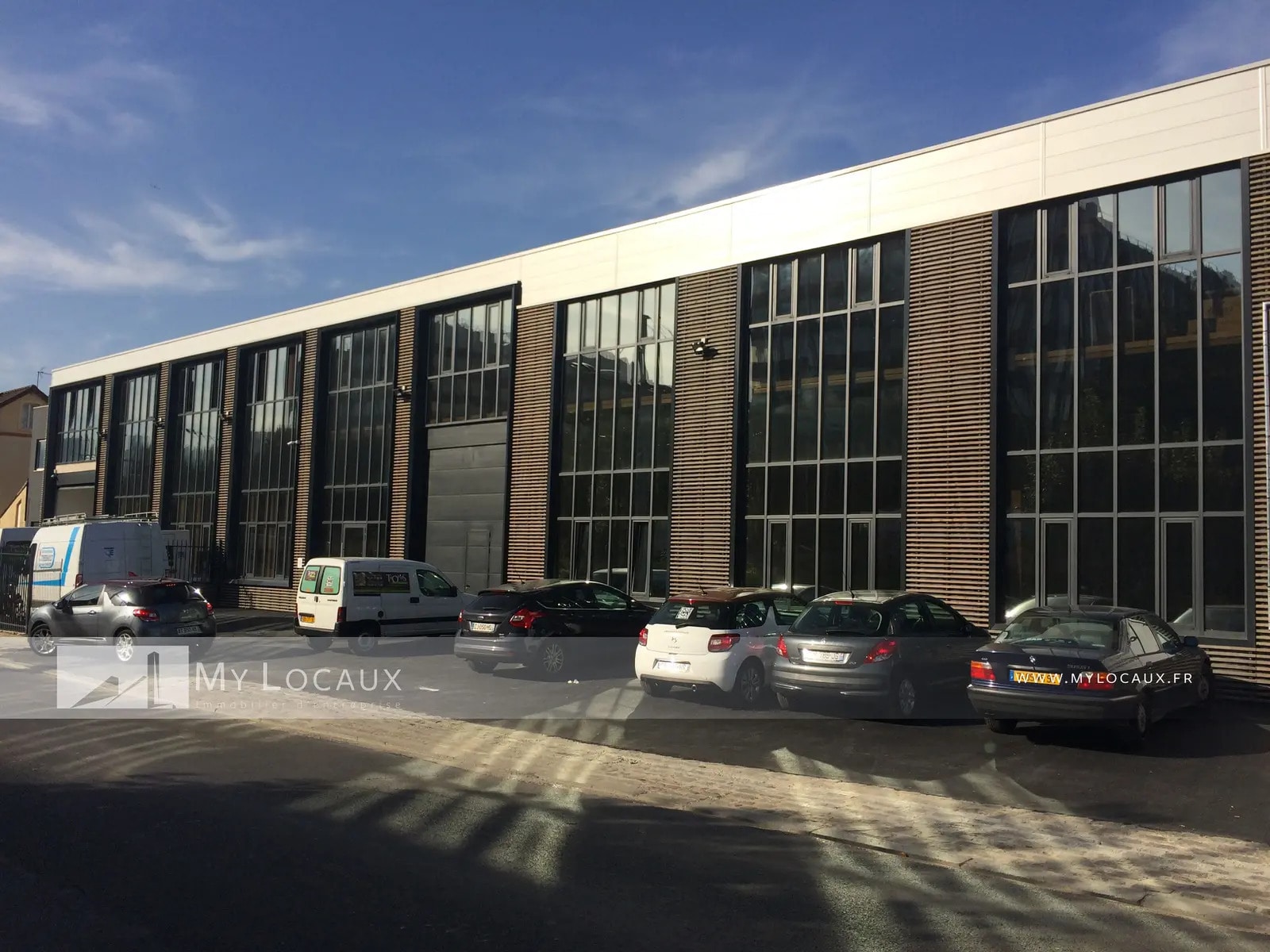 Flex in Courbevoie for lease Building Photo- Image 1 of 8