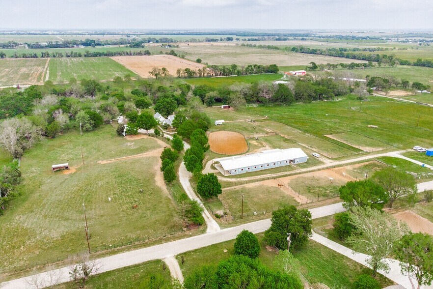 11217 Foutch Rd, Pilot Point, TX à vendre - Photo du bâtiment - Image 1 de 12