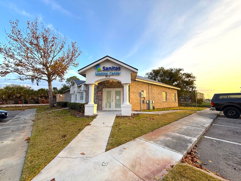 833 E Oak St, Kissimmee, FL à louer - Photo du bâtiment - Image 2 de 21