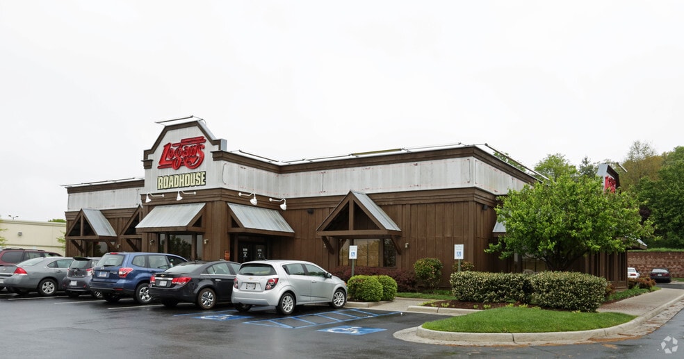 4740 Valley View Blvd NW, Roanoke, VA for lease - Primary Photo - Image 1 of 4