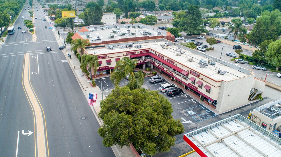 23942-23945 Lyons Ave, Santa Clarita, CA for sale - Building Photo - Image 2 of 22