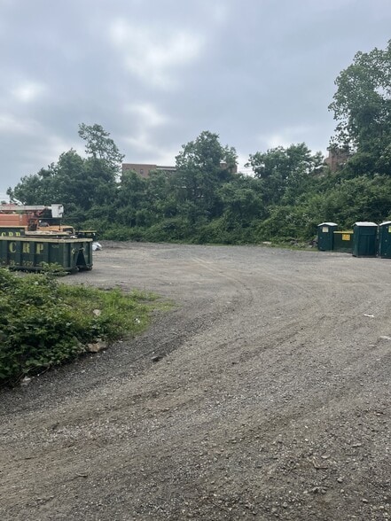 314 Boston Post Rd, Port Chester, NY for lease - Building Photo - Image 2 of 4