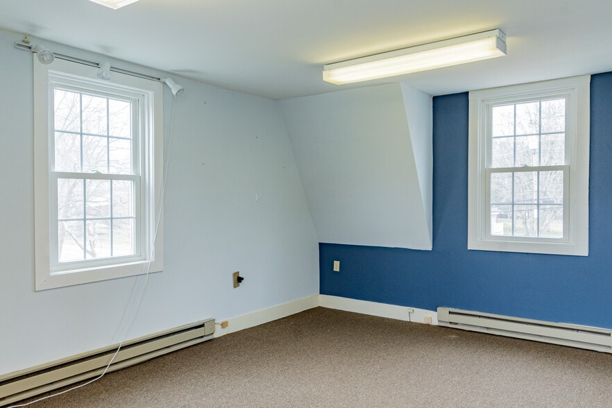 527 Ocean Ave, Portland, ME à vendre - Photo du bâtiment - Image 3 de 8