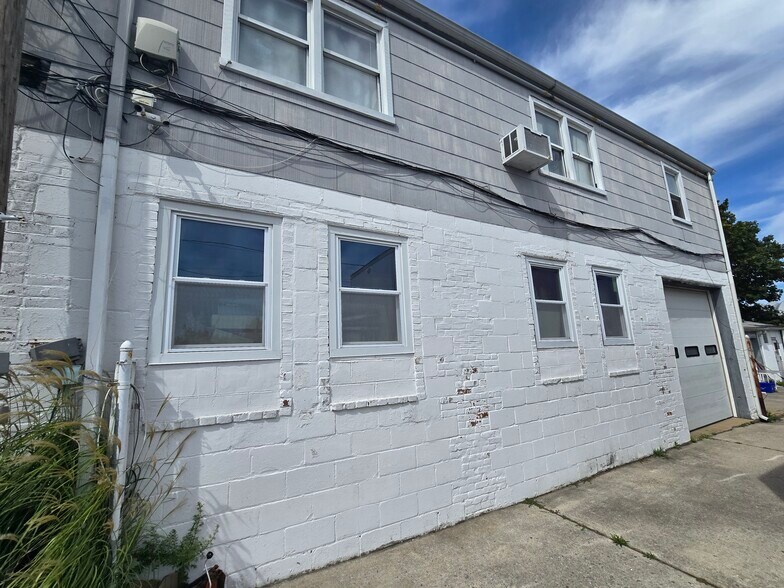 105 Eastern Pky, Baldwin, NY à louer - Photo du bâtiment - Image 2 de 14