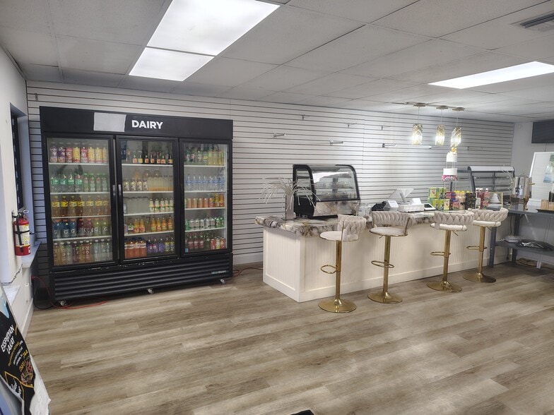 808-878 East Coast Ave, Lake Worth, FL for lease - Building Photo - Image 3 of 12