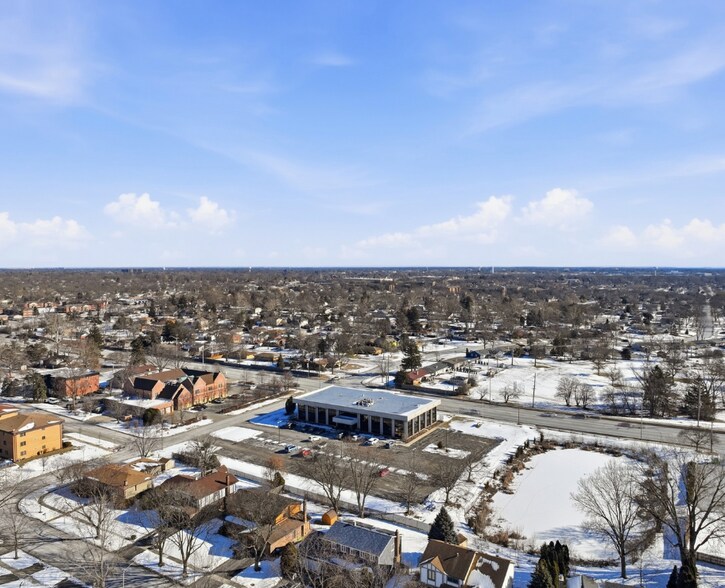 7900 S Cass Ave, Darien, IL à vendre - Photo du bâtiment - Image 3 de 19
