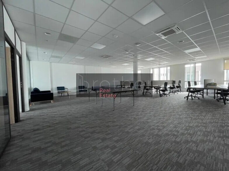 Bureau dans Bruges à louer - Photo du bâtiment - Image 2 de 7