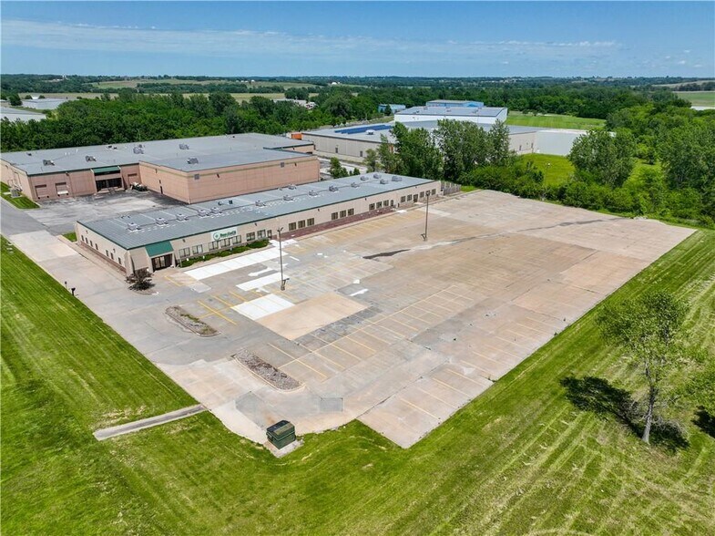 5804 Corporate Dr, Saint Joseph, MO à vendre - Photo du b timent - Image 1 de 8