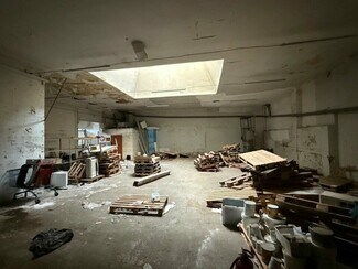 Plus de détails pour 27 Rue Du Marche, Marseille - Commerce de détail à louer