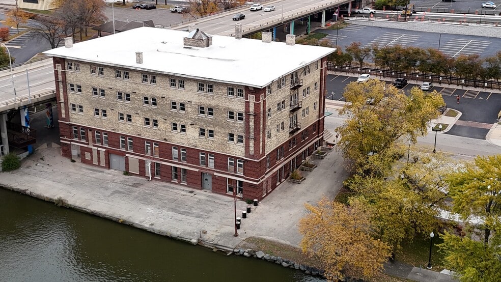 220 N Water St, Rockford, IL for sale - Building Photo - Image 3 of 15