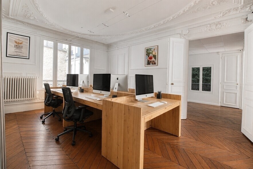 24 Rue Pierre Sémard, Paris for lease - Building Photo - Image 2 of 6