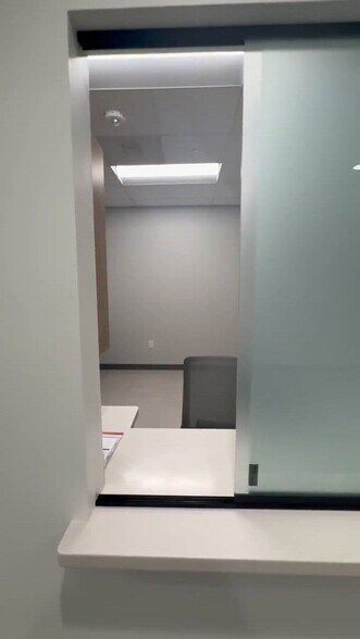 6565 West Loop South, Bellaire, TX for lease - Commercial Listing Video - Image 2 of 16