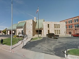 Plus de détails pour 50 Pearl Ave, Oshkosh, WI - Commerce de détail à louer