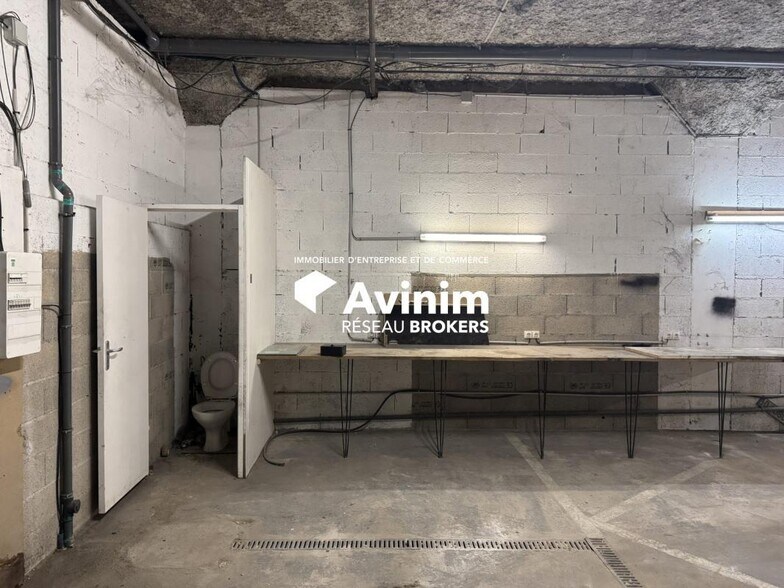 Industrial in Nanterre for lease - Interior Photo - Image 2 of 4