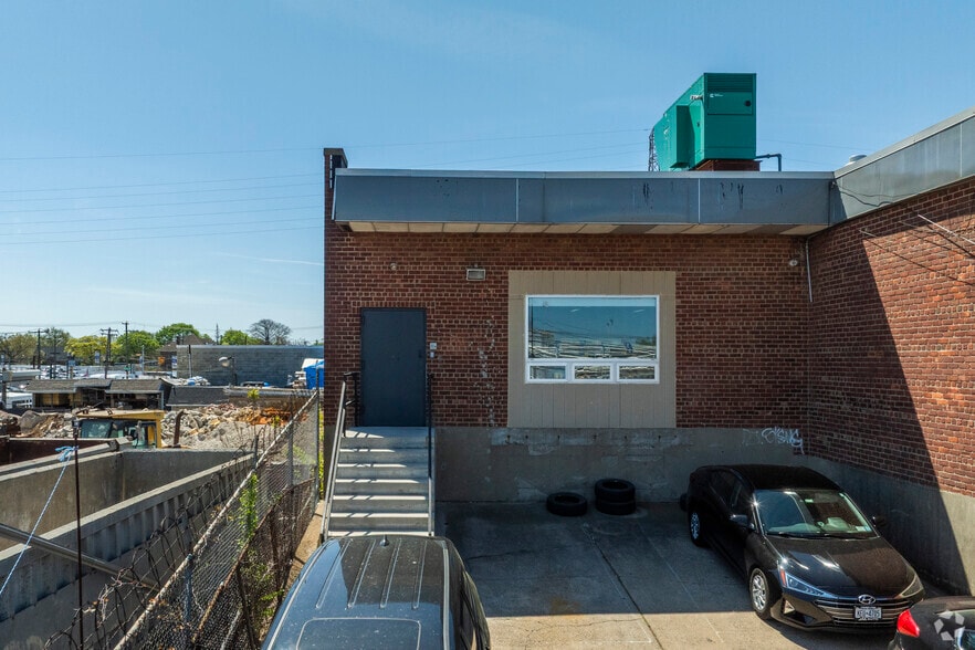 15-17 Hoover St, Inwood, NY à vendre - Photo du bâtiment - Image 2 de 7