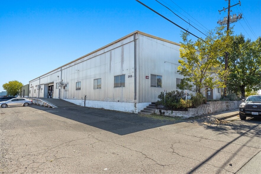265 Boeing Ave, Chico, CA for sale - Building Photo - Image 3 of 10